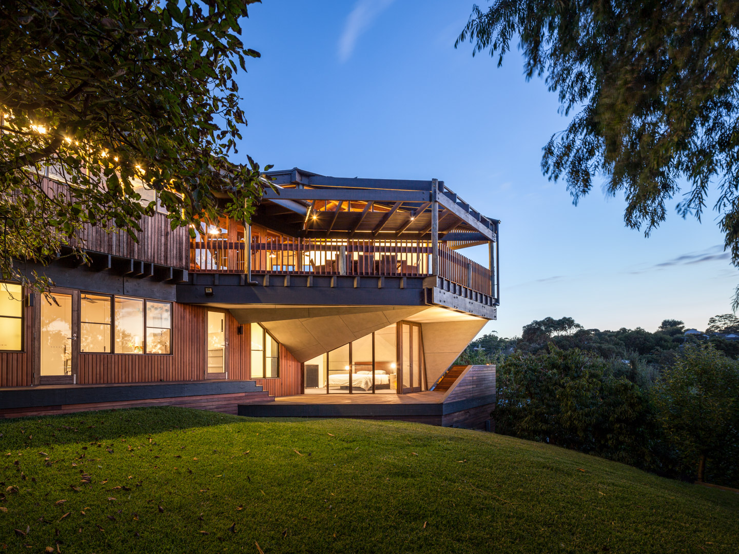 Mihaly Slocombe; Architecture; House; Renovation; Kevin Borland; Evening